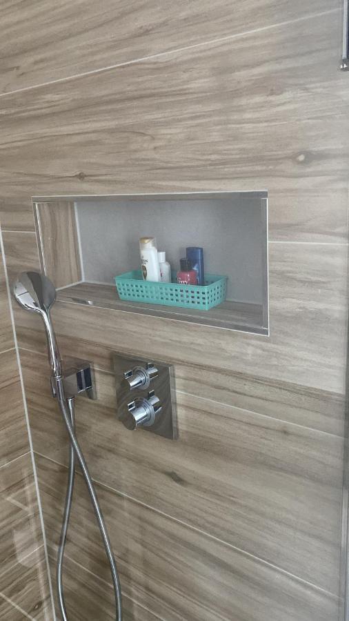 Charmante Ferienwohnung-Neubau- Taunusstein Buitenkant foto